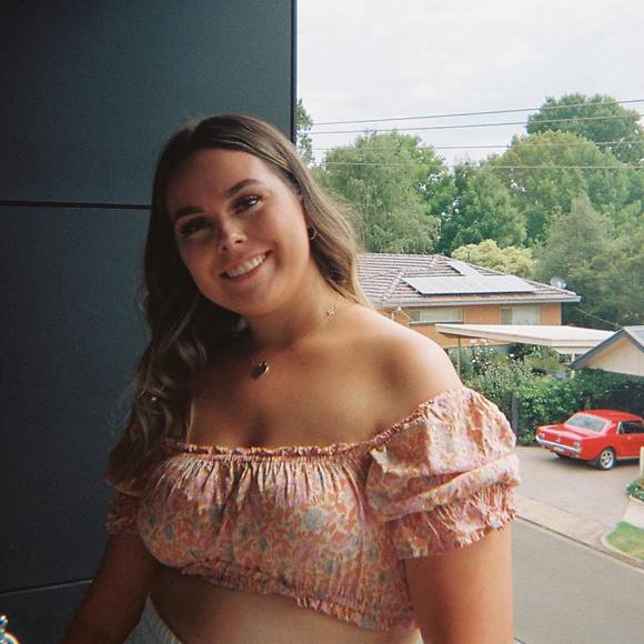 Meet your Posher, Eloise - Picture 1 of 1